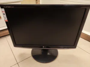 LG FLATRON W19S2S-PF LCD monitor