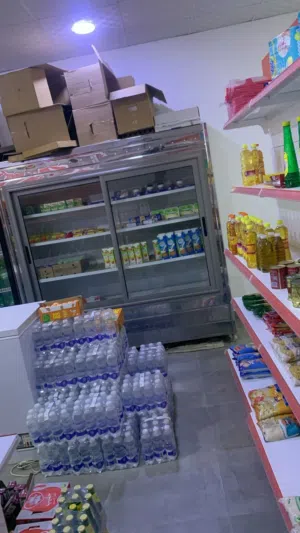 محل كامل للبيع غدائية