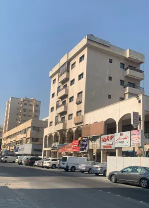 للايجار مكاتب ومحلات تجارية في مجمع تجاري في حولي شارع تونس