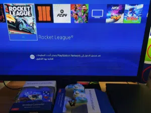 جهاز   PS4 Slim 500 giga  بحالة الوكالة بسعر مغري