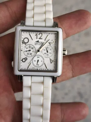 montre lotus