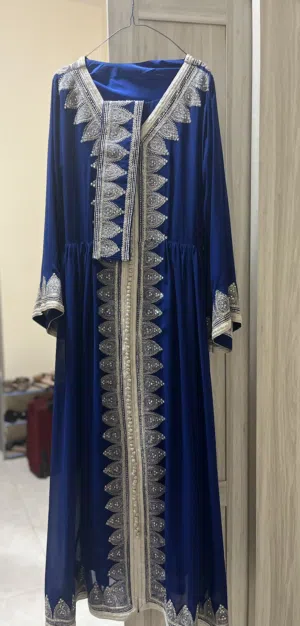 قفطان مغربي أزرق و أبيض