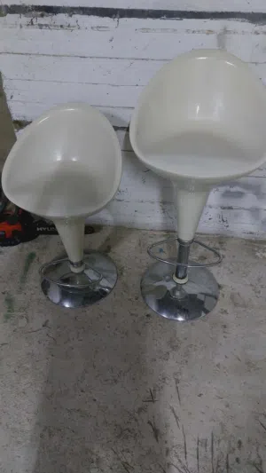 كراسي بار للبيع كلهم بسعر 250 شيكل للعلم في واحد الجك تاهو خربان