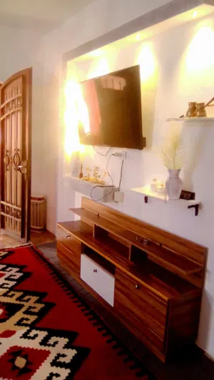 2 Floors . 300 m2 . Agent3