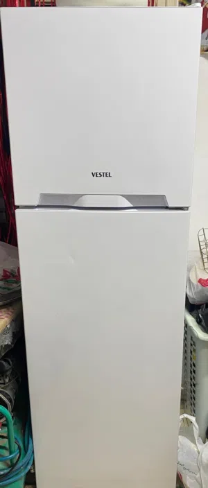 للبيع ثلاجة ماركة.VESTEL