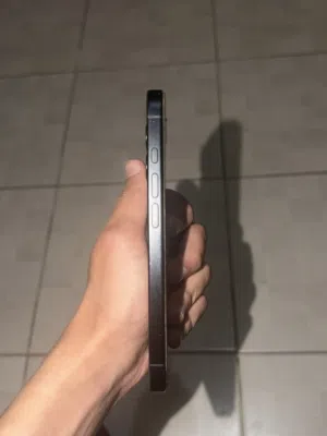 ايفون 16 esim