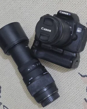 للبيع كامرة كانون 700D نظيفه جداً بالاضافه الى ملحقاتها والحقيبة