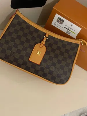 حـقـيـبـه لـويـس