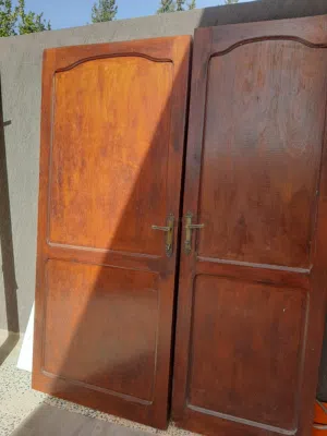 أبواب مستعملة نظاف