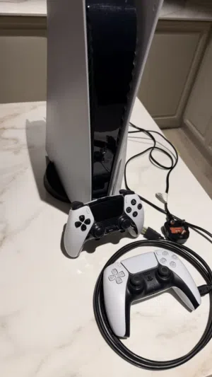 Ps5 للبيع شبه جديد