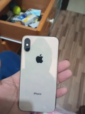 Apple iPhone XS 64 GB in Abu Dhabi