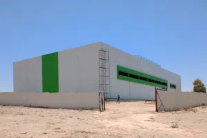 إنشاء البيوت الجاهزة وتدوير حاويات الشحن وتصنيع جميع الهياكل المعدنية وتصنيع تريلات