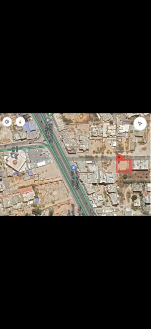 عدد 2 أراضي 300م2 بجانب صالة الهناء سابقا وسوق استبرق لمواد التنظيف على الرئيسي عين زارة