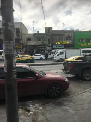 محل تجاري مميز للأيجار الوحدات شارع مادبا الرئيسي بجانب مطعم عربي افرنجي