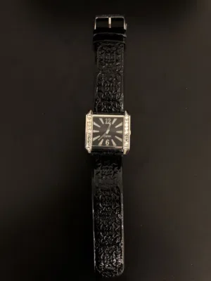 للبيع ساعه ماركه اصليه