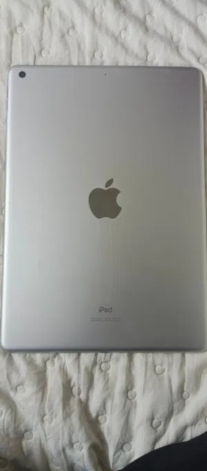 مطلوب أيباد 9 64GB نظيف بالباكو والملحقات، فلوسي 1100 دينار