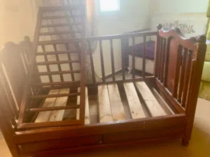 سرير أطفال للبيع لعمر 9سنوات