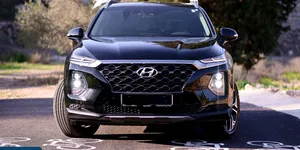 Hyundai . Santa Fe . 2020 . Used1