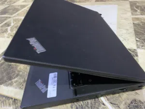 لابتوب lenovo Core i 7  الجيل 6 كارد شاشة 4 داخل  2 خارجي Ram 8 هارد 256 ssd دبل بطارية ليثيوم 300