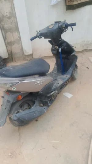 يماها 125 مستعمل نظيف محرك