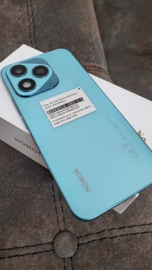 هونور 400 لايت HONOR 400 Lite وكالة ولا خدش مع كانل اغراضة والكفالة لسا شغالة