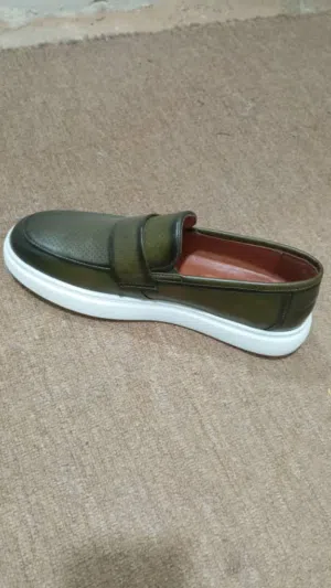 حذاء J.W SHOES أصلي للبيع الحالة (جديد )