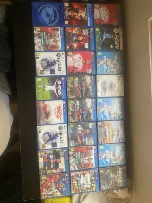 عدة محل بلايستيشن للبيع بسعر حرق اجهزة بلايستيشن وسيديهات وكراسي وقارمات ومكيفات وأيادي بلايستيشن