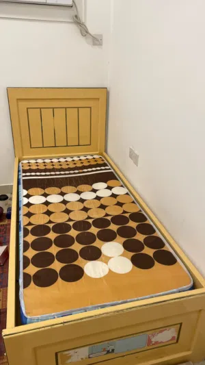 سرير خشب مستعمل للبيع