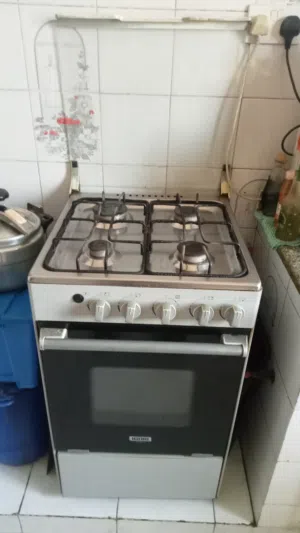 غاز بالفرن اربع رؤوس