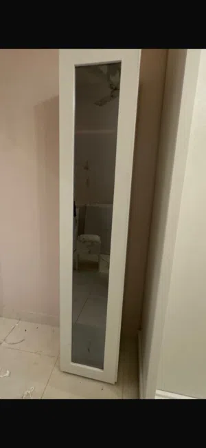 كبت او مكتبة مع اضاءة