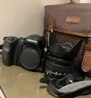 كاميرا احترافية Samsung NX30