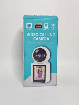 كاميرا مراقبة مع شاشة مدمجة تحكمها عن بُعد.Surveillance camera