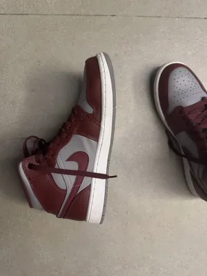 Sport Shoes . Nike . 42 . Used2