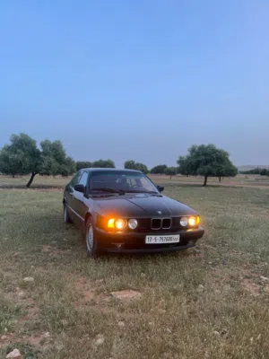 BMW525 للبيع سيارة الدار بكربونها