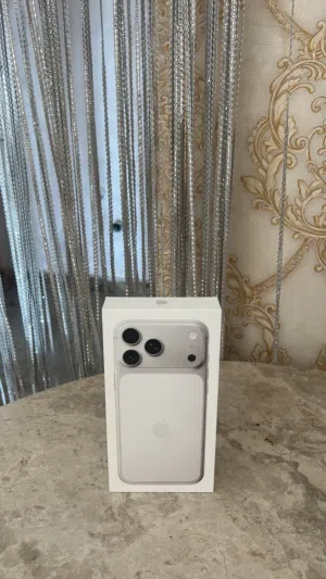 Apple iPhone 17 Pro Max 256 GB in Buraimi