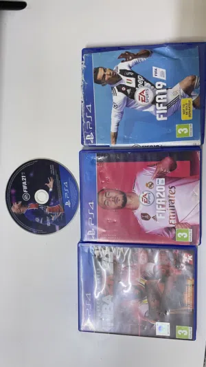 للبيع سيديات سوني فور