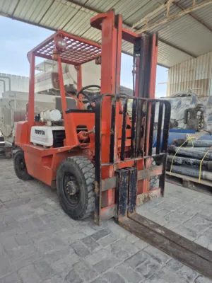 For Sale: TOYOTA Forklift 2 Tons