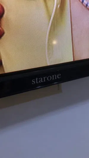 شاشه 32 بوصه نوع STARONE ممتازه مفيهاش اي عيوب جديده