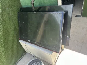 للبيع عدد 3 تلفزونات يحتاجون شاشه فقط