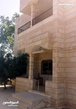 بيت طابقين مستقل للبيع