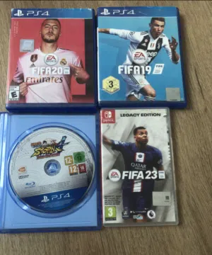 للبيع بحالة ممتازة Nintendo Switch و PS4 ألعاب