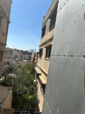 عمارة اربع طوابق في جبل القصور للبيع