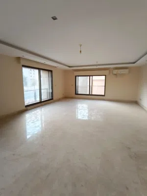 شقة طابقية للبيع في عبدون – الطابق الأول مع تراس واسع - REF: 15017