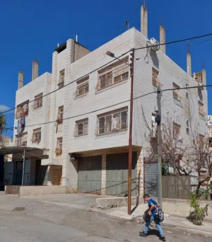 3 Floors . 200 m2 . Landlord3