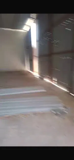 للايجار هنكر 1000 متر الصليبيه الايجار 2500 قابل للتفاوض