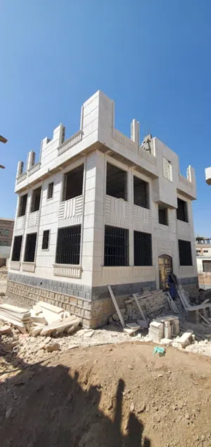  Building for Sale in Sana'a Hayi AlShabab Walriyada