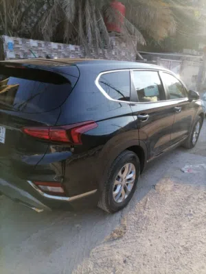 Used Hyundai Santa Fe in Basra