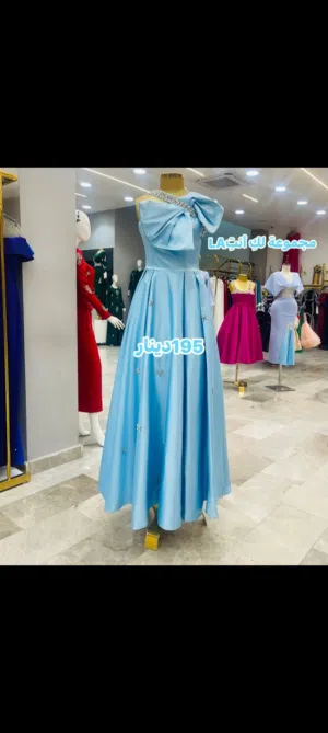 فستان للبيع