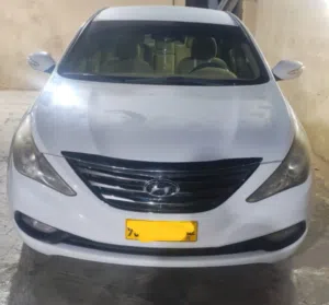 سيارة هيونداي سوناتا 2014 موديل واداء ممتاز مع مواصفات خليجية ورخصة مميزة
