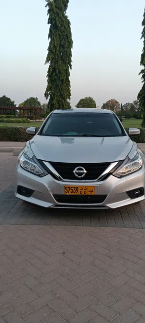 Nissan Altima SL 2018 model, full option and in good condition vehicle.